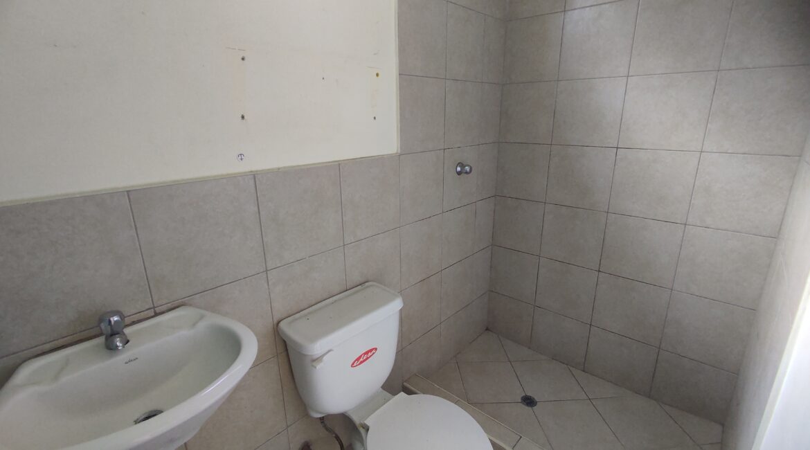 casa-en-venta-villa-bonita-mi-lote-mucho-lote-via-daule-oglobsa-bienes-raices-guayaquil-9