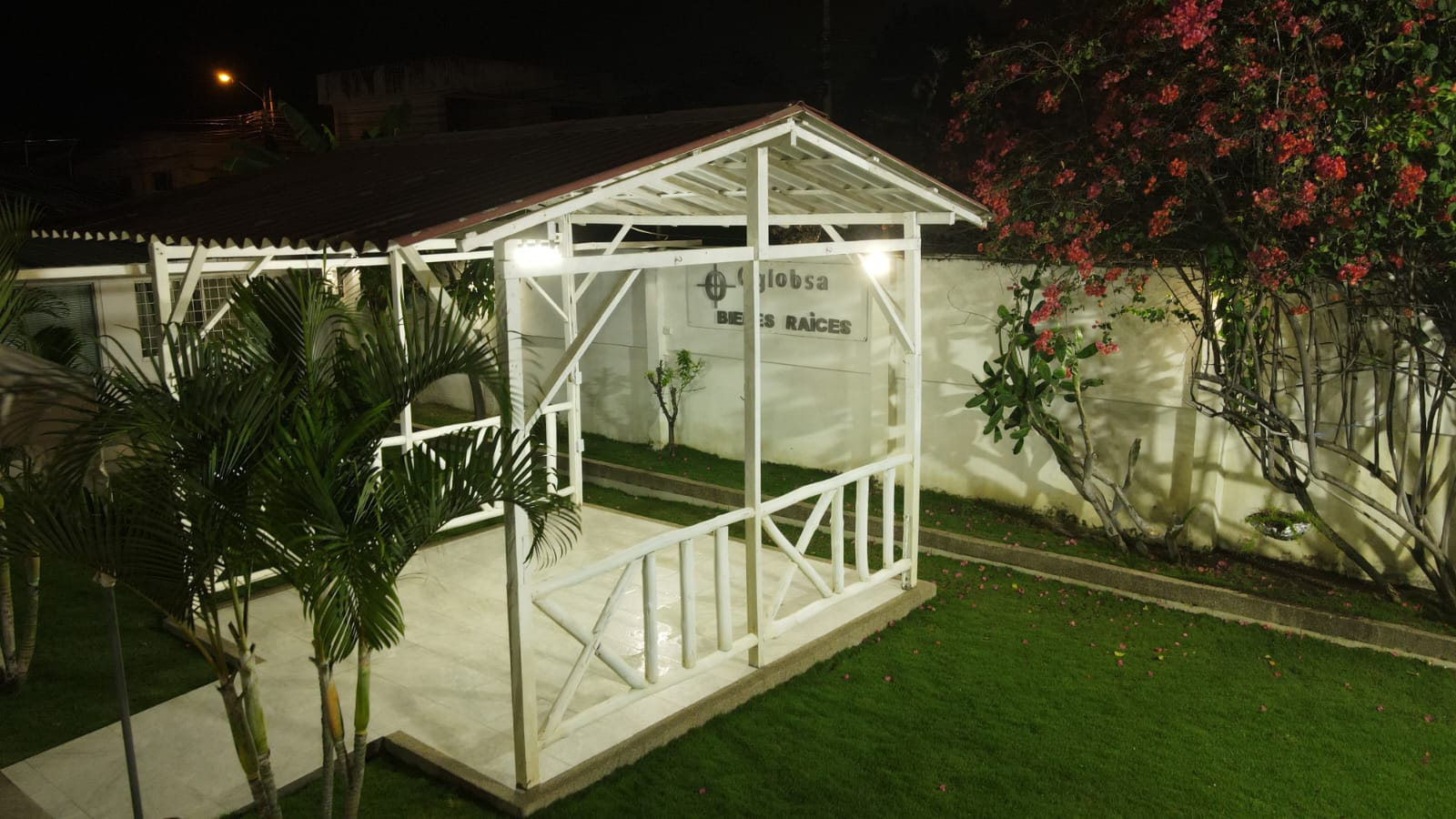 2c89a470-58ec-4e48-8c02-afe8ee28ec0d